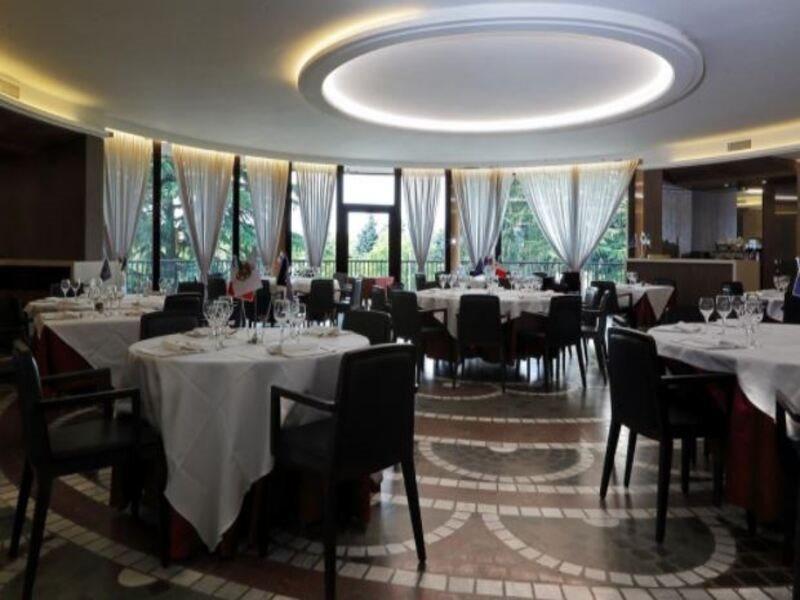 בוסטו ארסיציו Hotel Pineta מראה חיצוני תמונה