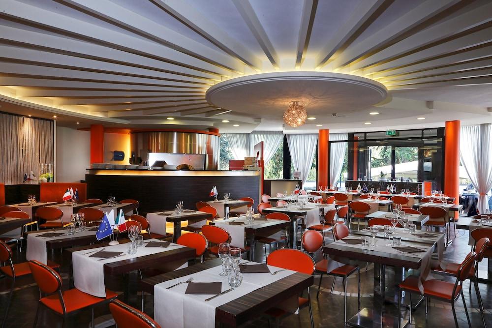 בוסטו ארסיציו Hotel Pineta מראה חיצוני תמונה