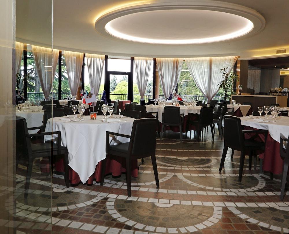בוסטו ארסיציו Hotel Pineta מראה חיצוני תמונה