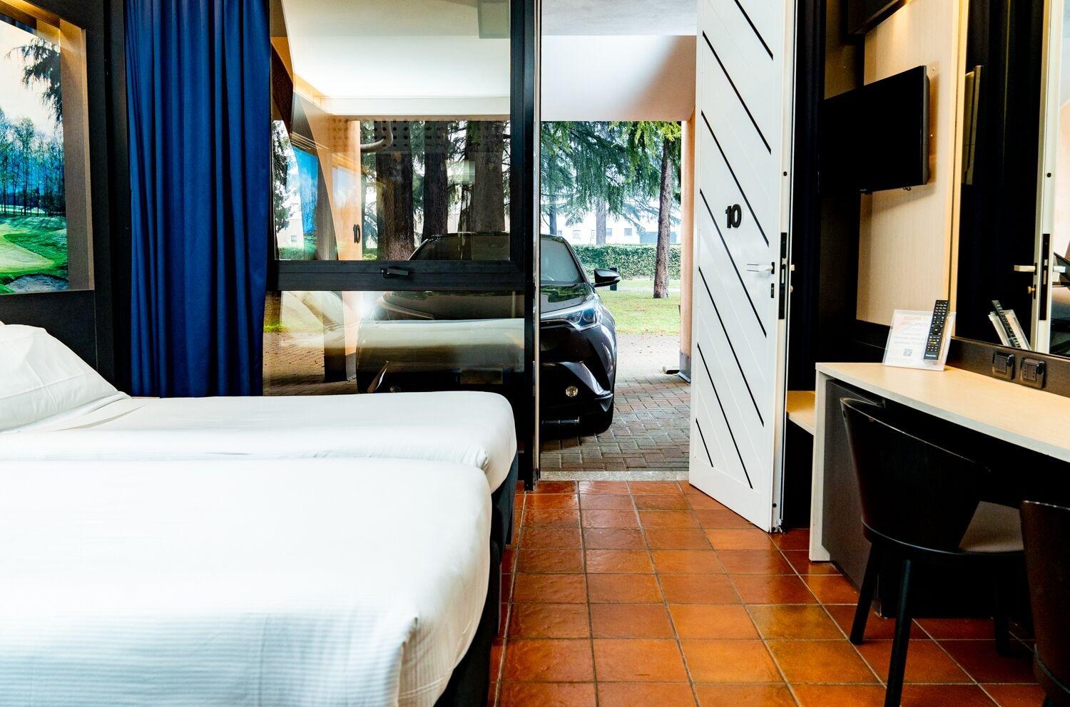 בוסטו ארסיציו Hotel Pineta מראה חיצוני תמונה