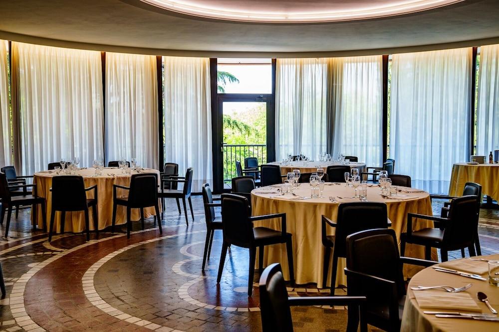 בוסטו ארסיציו Hotel Pineta מראה חיצוני תמונה