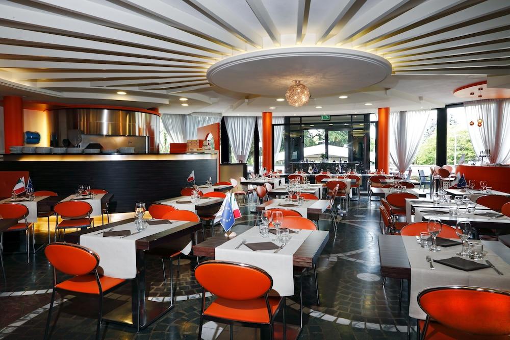 בוסטו ארסיציו Hotel Pineta מראה חיצוני תמונה